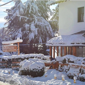 HOTEL LE CHARME con piscina y parking San Carlos De Bariloche
